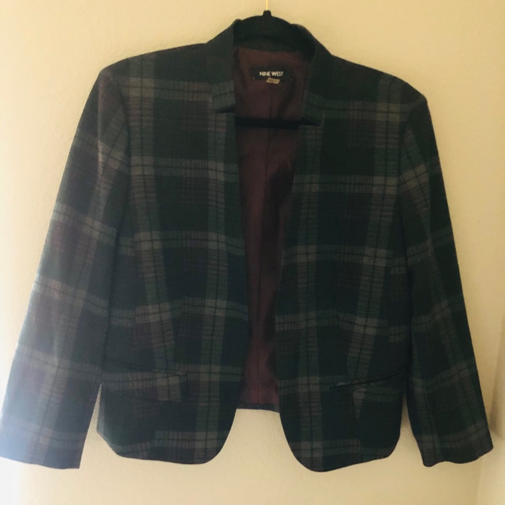 Nine West Blazer (size 8) Great condition!